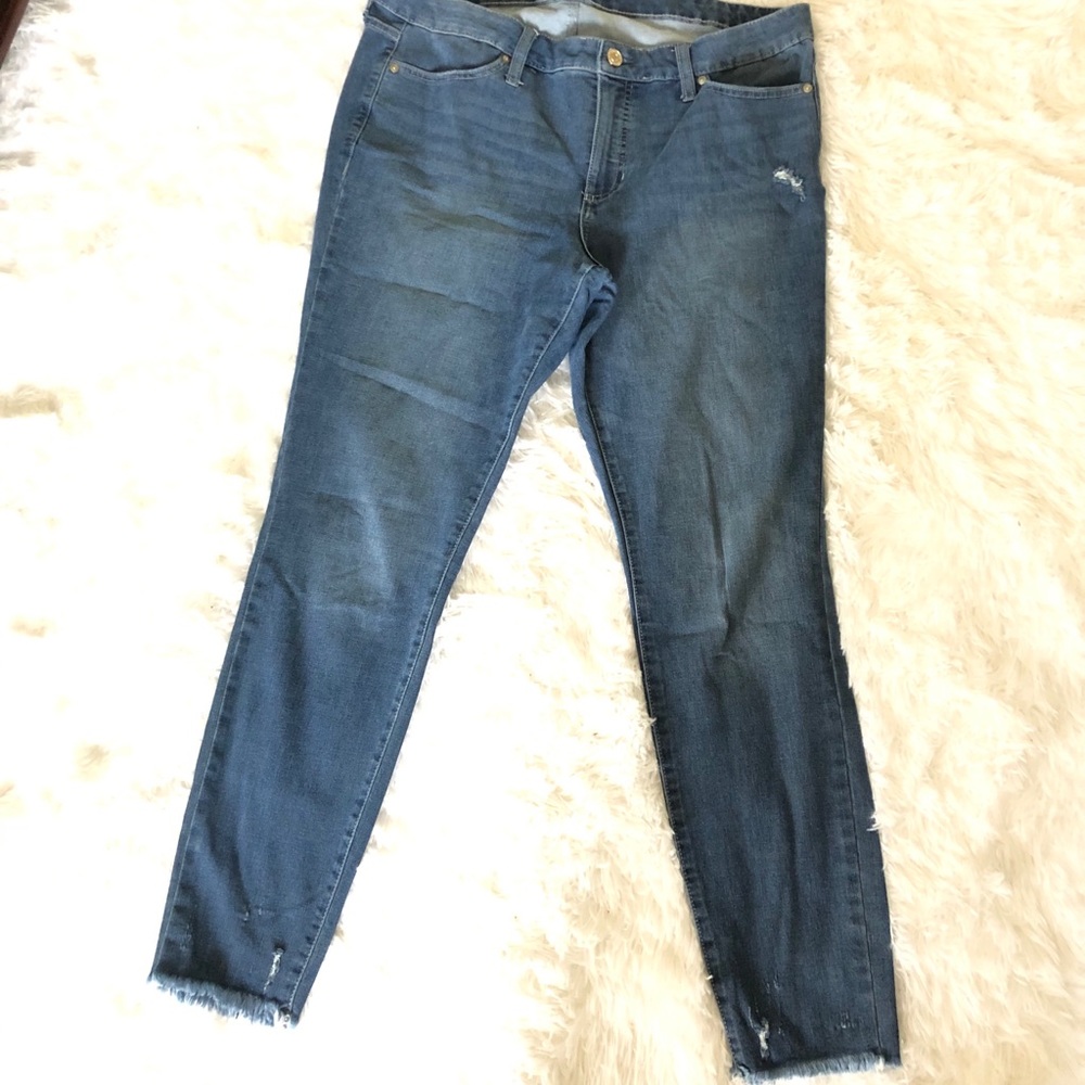 LC Lauren Conrad Super Skinny Frayed Jean